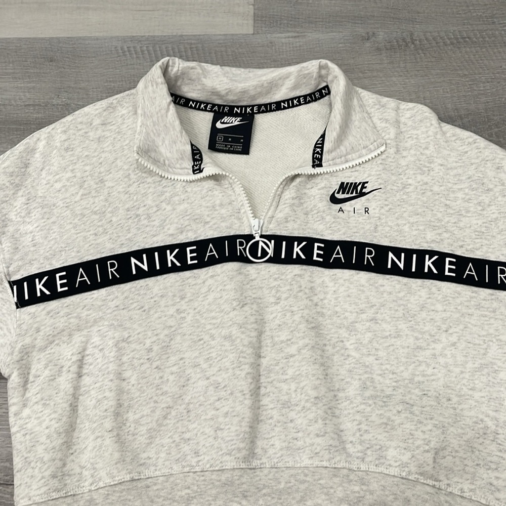 MEDIUM NIKE CROPPED QUARTER ZIP
